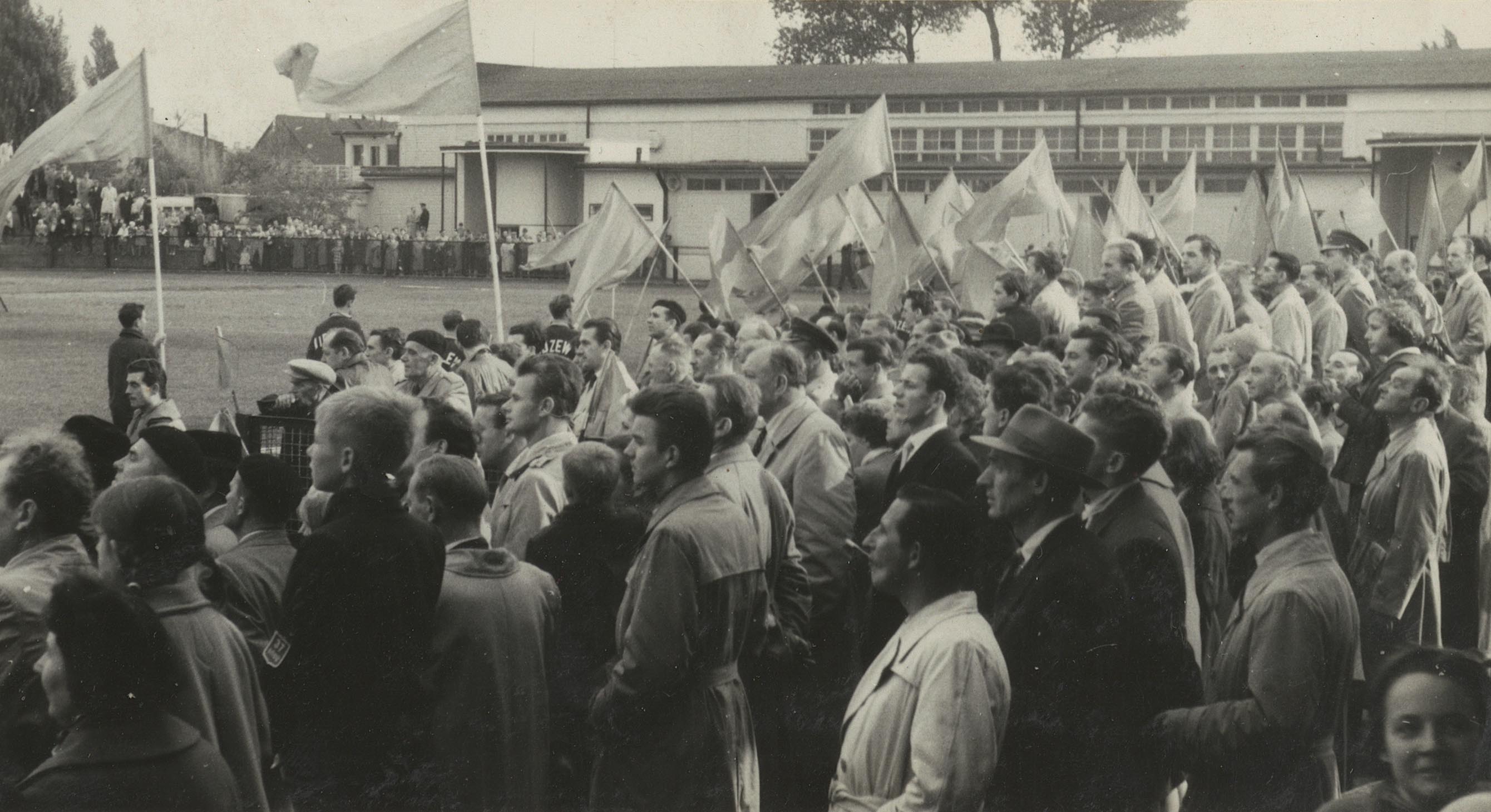 Widzew 1960 50-lecie, publiczność na stadionie